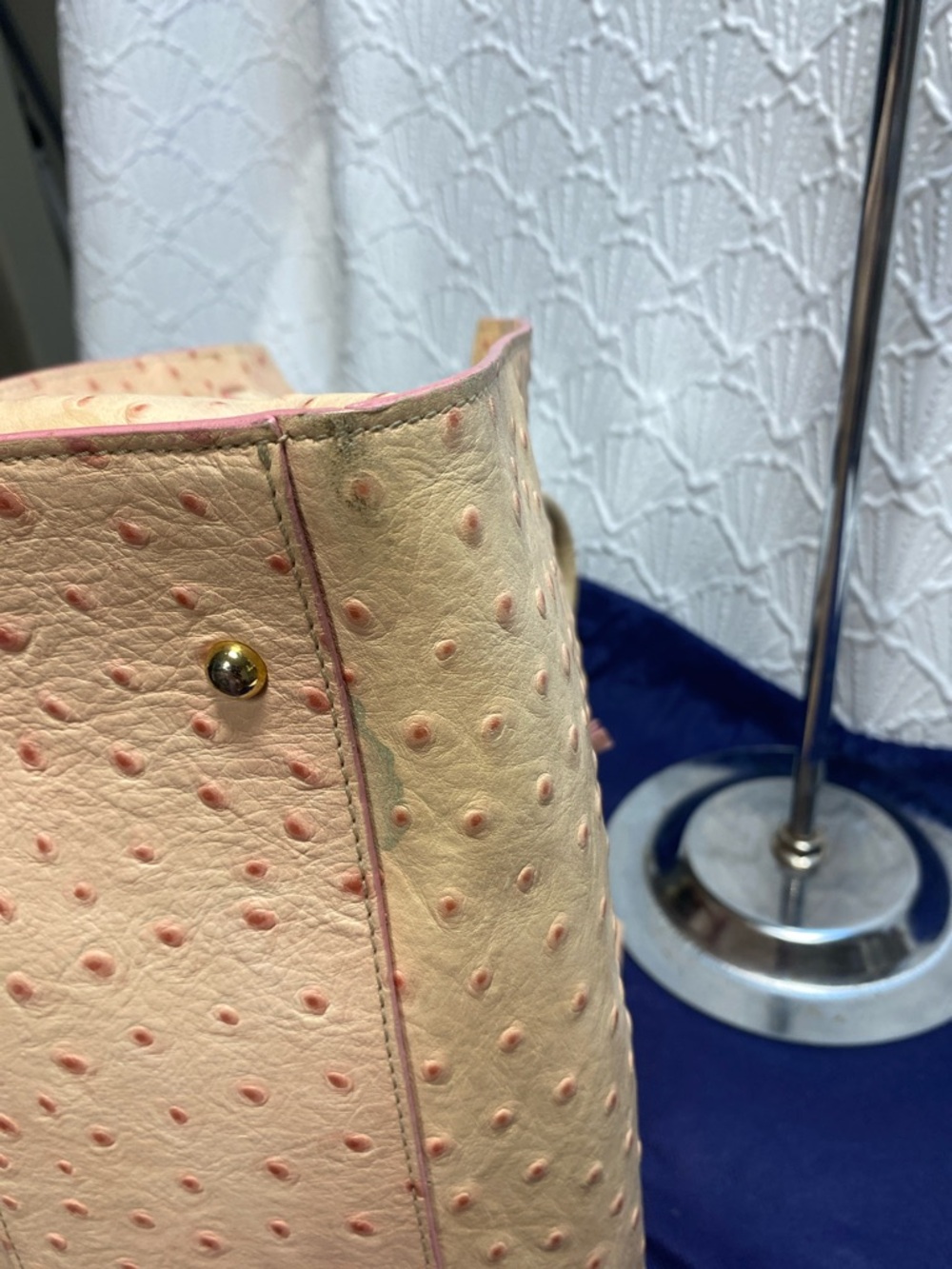 Dooney & Bourke Peach/Coral Ostrich-Texture Tote with Pink Trim Leather Vintage - Picture 7 of 17